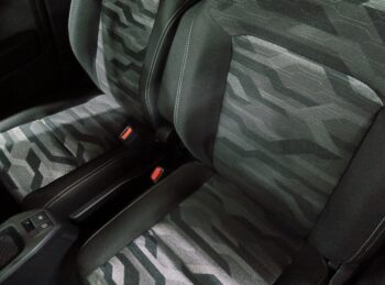 タフト Ｇターボクロムベンチャー　純正ナビ　ＴＶ　バックカメラ 4WD 未使用車