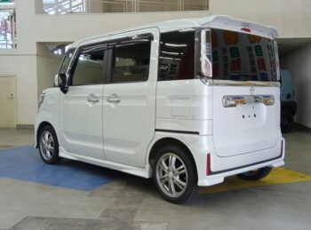 フレアワゴン カスタムスタイル ハイブリッドＸＳ　　8インチナビ・ＴＶ　4ＷＤ