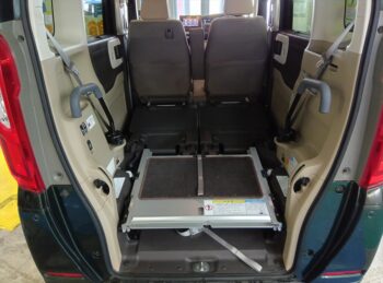 N-BOX G・スロープ　Lホンダセンシング　純正ナビ・TV・バックカメラ　福祉車両車いす仕様