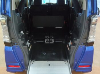 N-BOX+カスタム Ｇ 福祉車両 車いす仕様スローパー後期型 純正ナビ・ＴＶ4WD