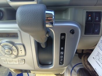 NV100クリッパーリオ E ターボ 純正ナビ・TV・バックカメラ 4WD