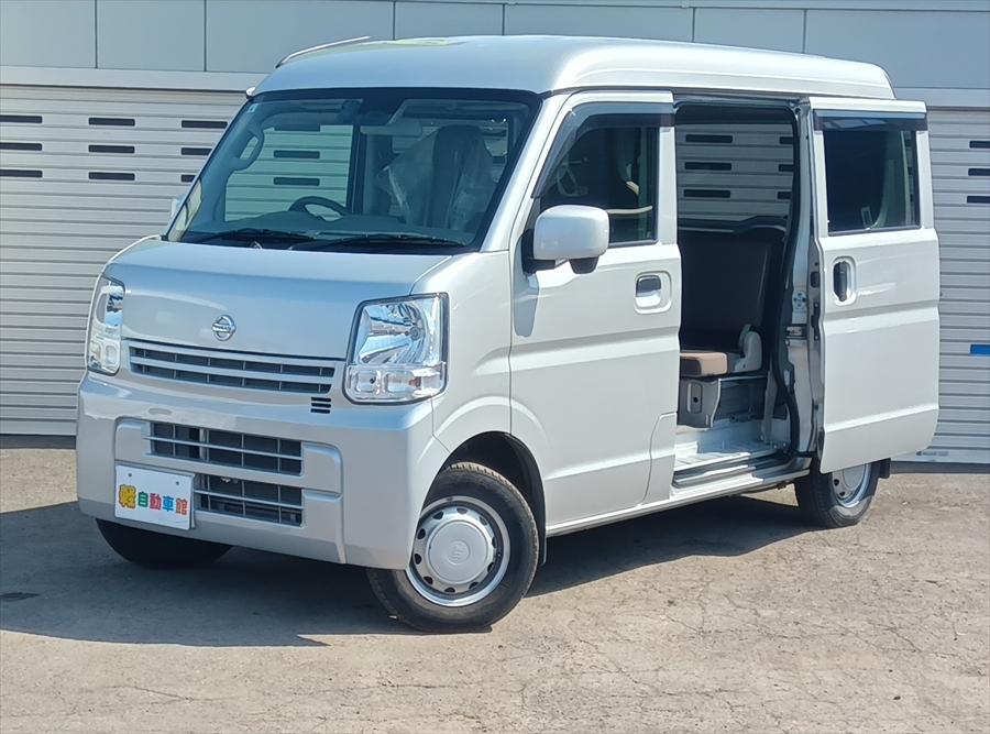 NV100クリッパーバン DX GLエマージェンシーブレーキパッケージ 4WD