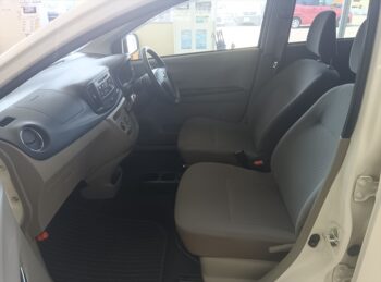 プレオプラス LA　4WD