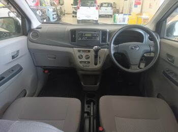 プレオプラス LA　4WD