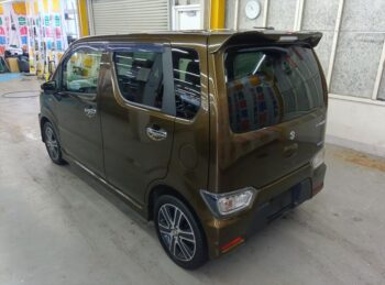 ワゴンR スティングレー ハイブリッドT ターボ ナビ・バックカメラ 4WD