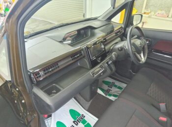 ワゴンR スティングレー ハイブリッドT ターボ ナビ・バックカメラ 4WD