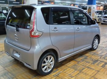 eKカスタム Ｇ　セーフティパッケージ　後期型 4WD