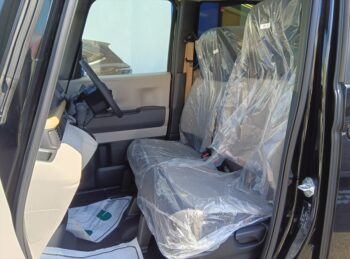 N-BOX ベースグレード　未使用車