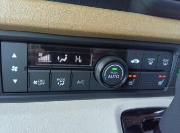 N-BOX ベースグレード　未使用車