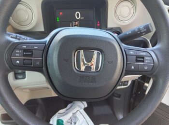 N-BOX ベースグレード　未使用車