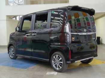 N-BOXカスタム Ｌ　純正ディスプレイオーディオ・バックカメラ　後期型　4ＷＤ