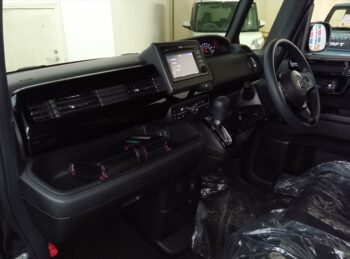 N-BOXカスタム Ｌ　純正ディスプレイオーディオ・バックカメラ　後期型　4ＷＤ