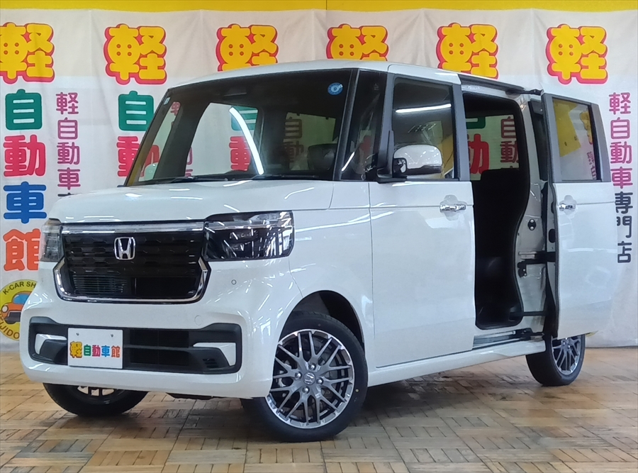 N-BOXカスタム ターボ 4WD 未使用車