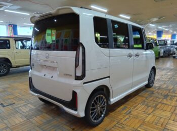 N-BOXカスタム ターボ 4WD 未使用車