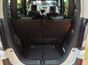 N-BOXカスタム ターボ 4WD 未使用車