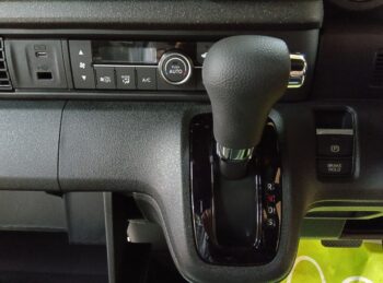 N-BOXカスタム ターボ 4WD 未使用車