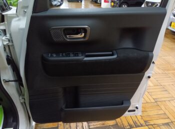 N-BOXカスタム ターボ 4WD 未使用車