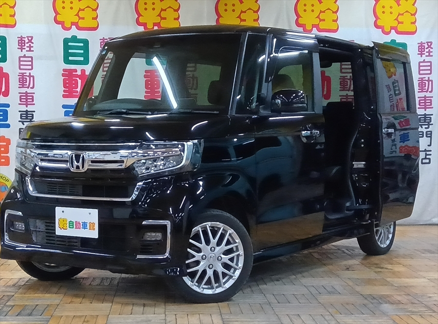 N-BOXカスタム Ｌ・ターボ　純正ナビ　ＴＶ　バックカメラ　後期型 4WD