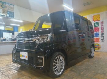 N-BOXカスタム Ｌ・ターボ　純正ナビ　ＴＶ　バックカメラ　後期型 4WD