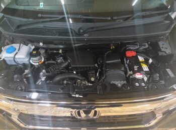 N-BOXカスタム Ｌ・ターボ　純正ナビ　ＴＶ　バックカメラ　後期型 4WD