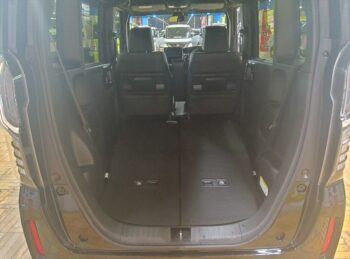 N-BOXカスタム Ｌ・ターボ　純正ナビ　ＴＶ　バックカメラ　後期型 4WD