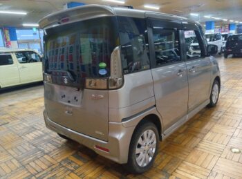 スペーシアカスタム ＧＳ　ナビ　バックカメラ 4WD