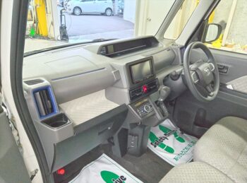 タント X ターボ ナビ・バックカメラ 4WD
