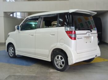 ゼストスパーク W　4WD