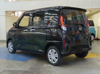 ムーヴ X　未使用車　4WD