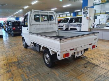 キャリイトラック ＫＣエアコン・パワステ　地区限定車 4WD