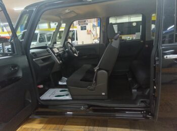 タントカスタム Ｘ　ナビ　TV　バックカメラ 4WD