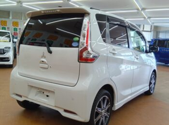 eKカスタム Ｔ ターボ　セーフティプラスエディション　純正ナビ・ＴＶマルチラウンドモニター　後期型 4WD 