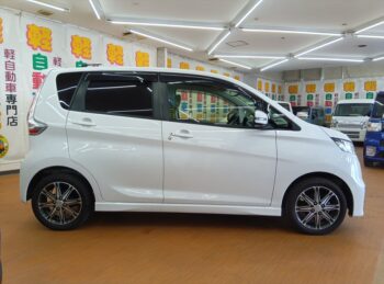 eKカスタム Ｔ ターボ　セーフティプラスエディション　純正ナビ・ＴＶマルチラウンドモニター　後期型 4WD 