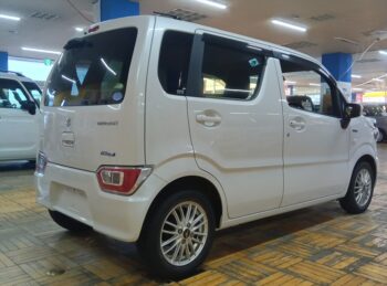 ワゴンR ハイブリッドＦＸ　セーフティパッケージ装着車　純正ナビ　TV 4WD