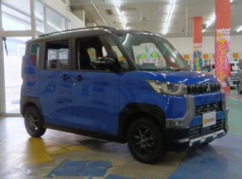 デリカミニ G　ディスプレイオーディオ・バックカメラ　4WD
