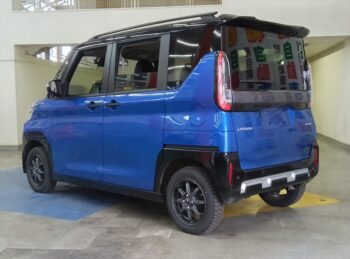 デリカミニ G　ディスプレイオーディオ・バックカメラ　4WD