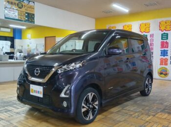 デイズ ハイウェイスターＧターボ　純正９インチナビ　ＴＶ　バックカメラ 4WD