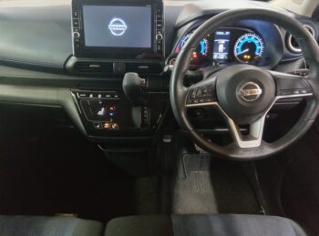 デイズ ハイウェイスターＧターボ　純正９インチナビ　ＴＶ　バックカメラ 4WD