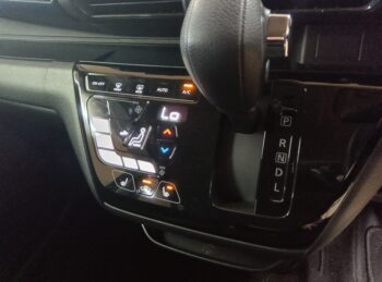 デイズ ハイウェイスターＧターボ　純正９インチナビ　ＴＶ　バックカメラ 4WD