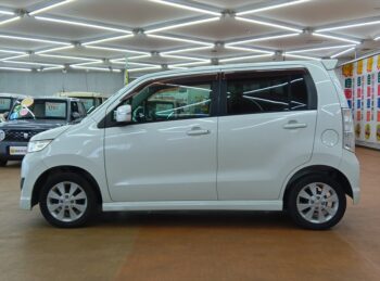 ワゴンR スティングレー Ｔ ターボ 4WD
