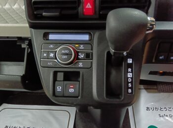 タント Ｘターボ　純正ナビ　ＴＶ　パノラマモニター 4WD