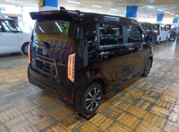 N-WGNカスタム Ｌ　８インチナビ　ＴＶ　バックカメラ 4WD