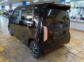 N-WGNカスタム Ｌ　８インチナビ　ＴＶ　バックカメラ 4WD