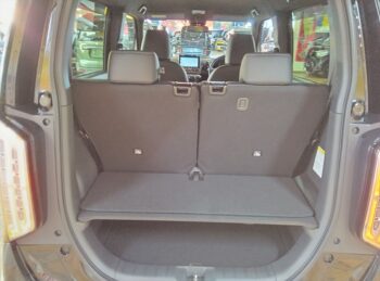 N-WGNカスタム Ｌ　８インチナビ　ＴＶ　バックカメラ 4WD