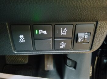 N-WGNカスタム Ｌ　８インチナビ　ＴＶ　バックカメラ 4WD