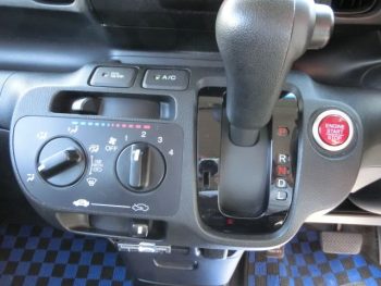 N-BOXカスタム Ｇ 4WD