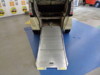 N-BOX+ G・Lパッケージ　福祉車両　車いす仕様スロープ　4WD
