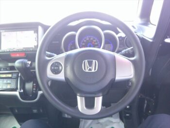 N-BOXカスタム ＳＳパッケージ 4WD