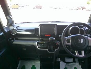 N-BOXカスタム ＳＳパッケージ 4WD