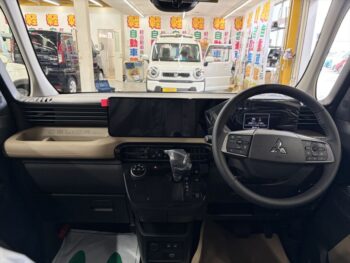 デリカミニ T プレミアム デリマルパッケージ 届出済未使用車 4WD